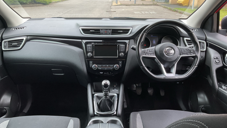Nissan Qashqai 1.3 DiG-T Acenta Premium 5dr Petrol Hatchback